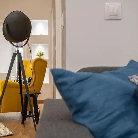 Apartment Dream 2bdr 2bthr At The Location Sofia