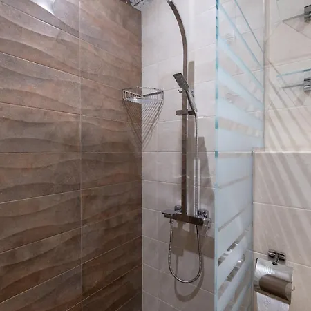 Apartment Dream 2bdr 2bthr At The Location